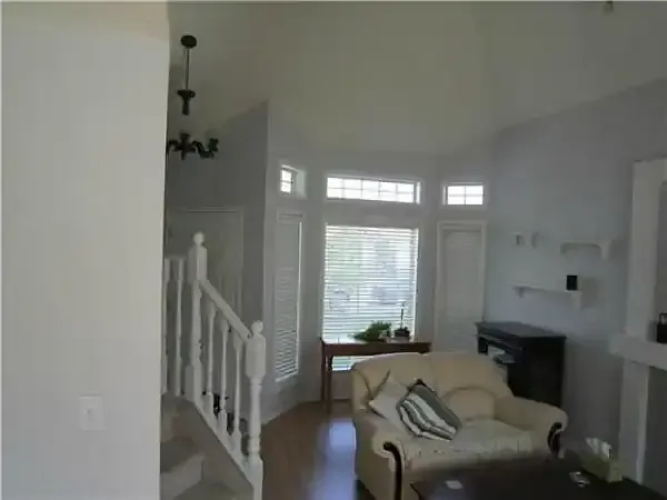1393 Jefferys Cres NW #1A — Photo 2