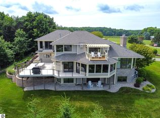 12100 E Spinnaker Ln, Suttons Bay, MI
