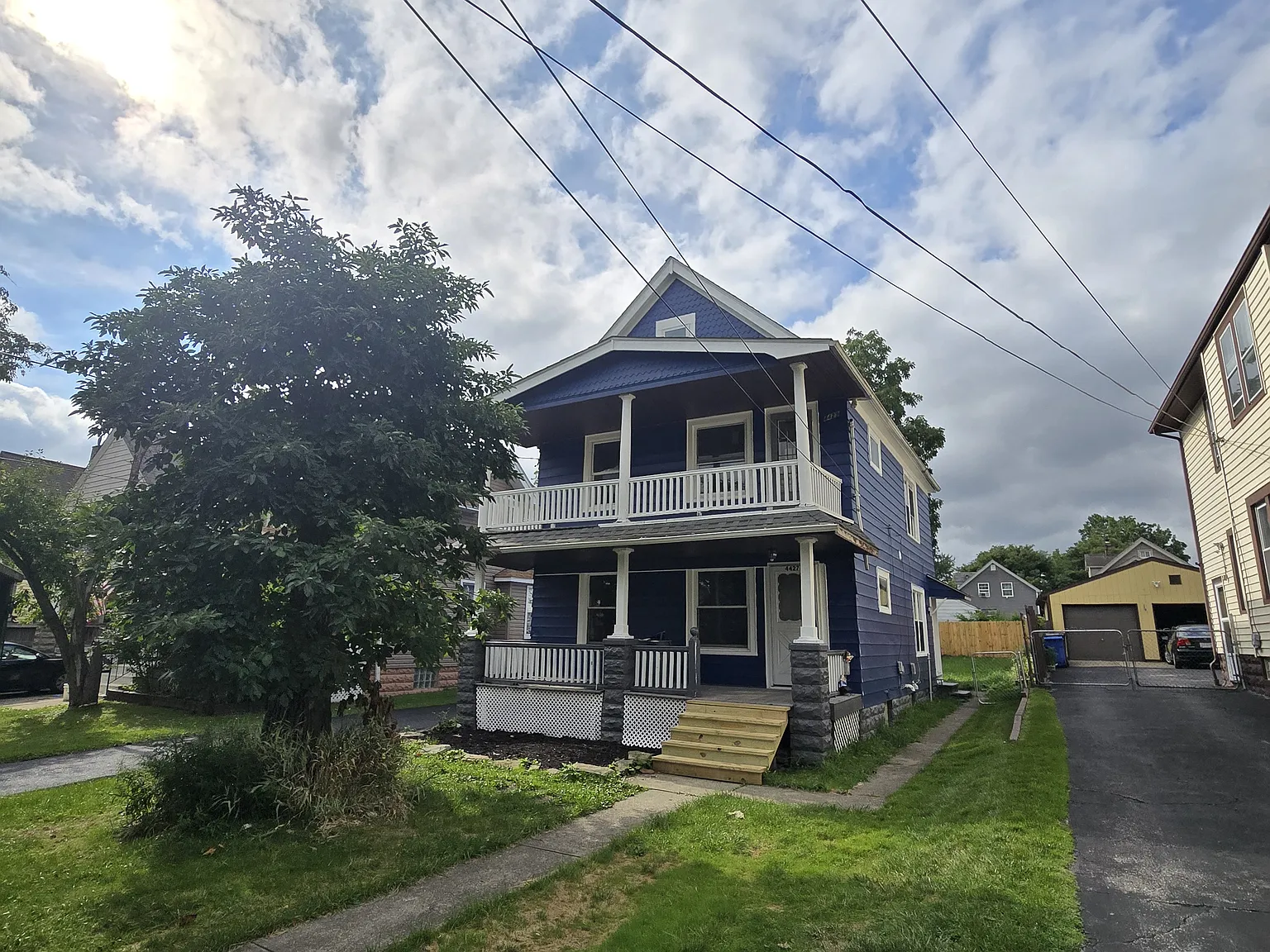 3 bed, 914 sqft, $1,250 — Photo 1