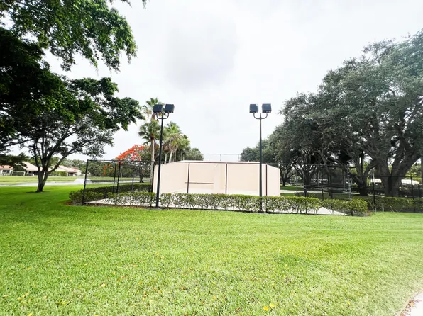 5205 52nd Way, West Palm Beach, FL 33409