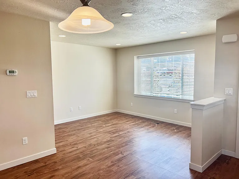 812 NE Ross Rd #2 — Photo 6