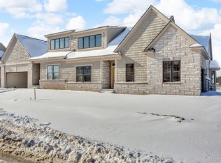 605 Cornerstone Dr #52, Oxford, MI