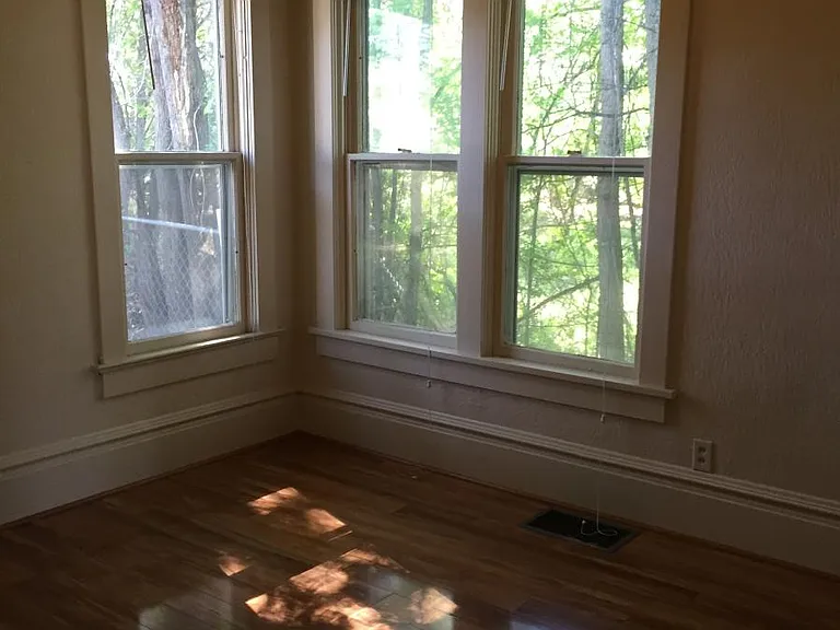Downstairs bedroom with 9' ceilings