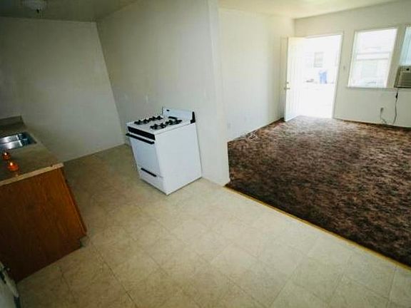 3rd image of 9157 Olive St APT 2