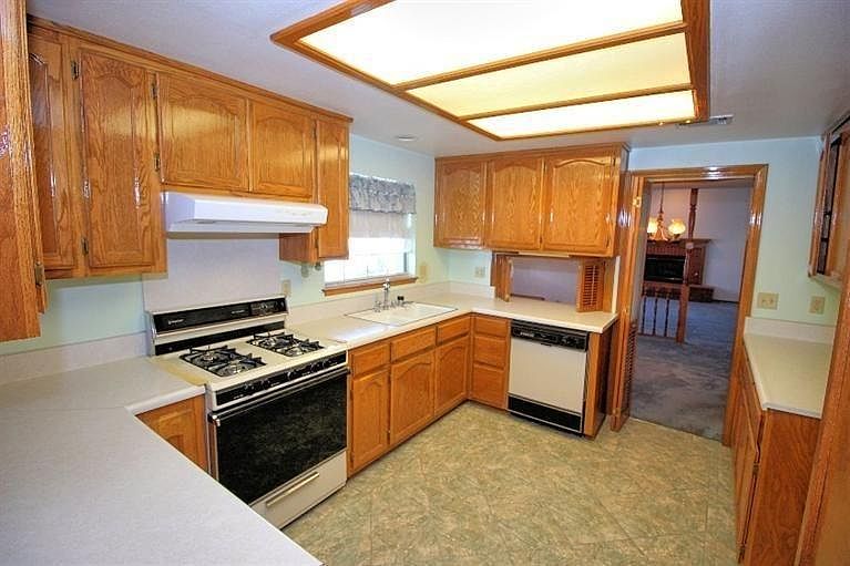 1st image of 13939 Silverlake Pl
