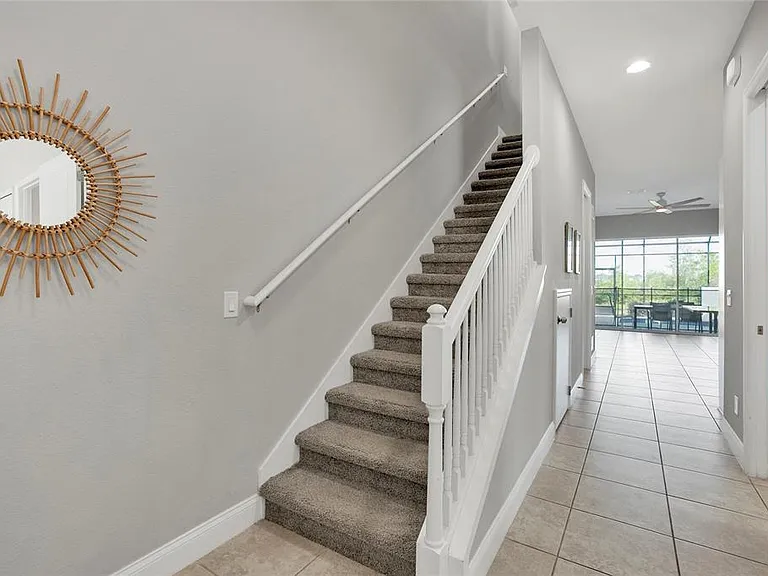 486 Captiva Dr — Photo 3