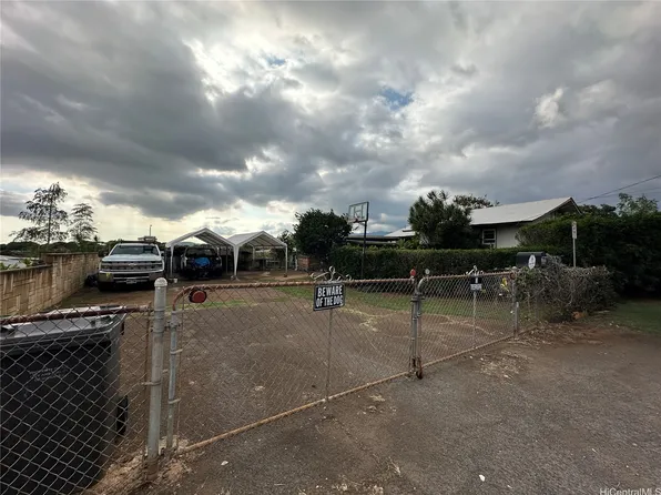 94-1058 Huakai St, Waipahu, HI 96797