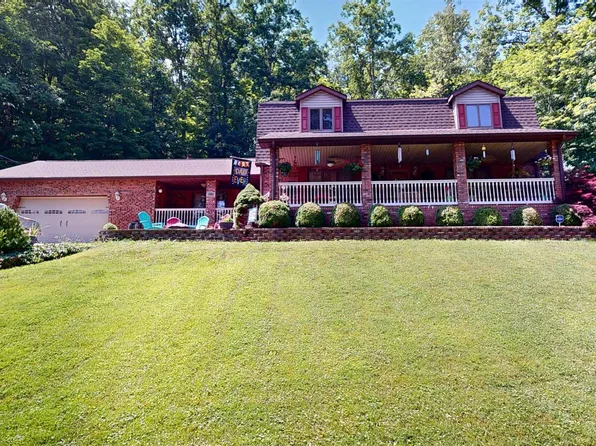 1055 Valley Ct, Huntington, WV 25704