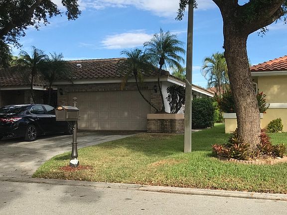 2nd image of 5485 NW 60th Dr