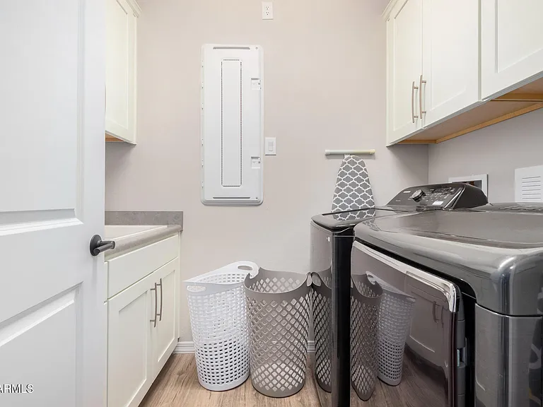 5654 N 88th Ln — Photo 39