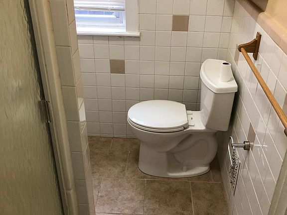 5th image of 1915 E Cambria St Unit 2