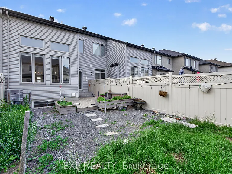 322 Rainrock Cres — Photo 26