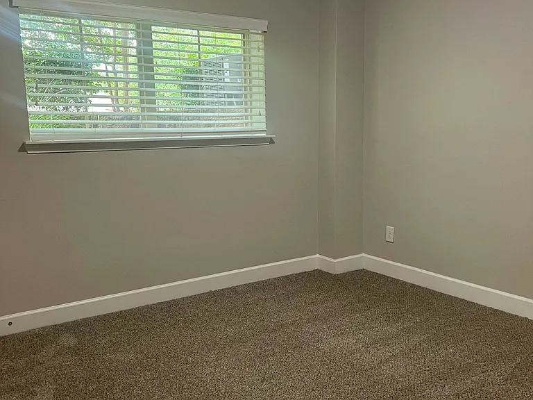 5541 Prada Dr — Photo 25