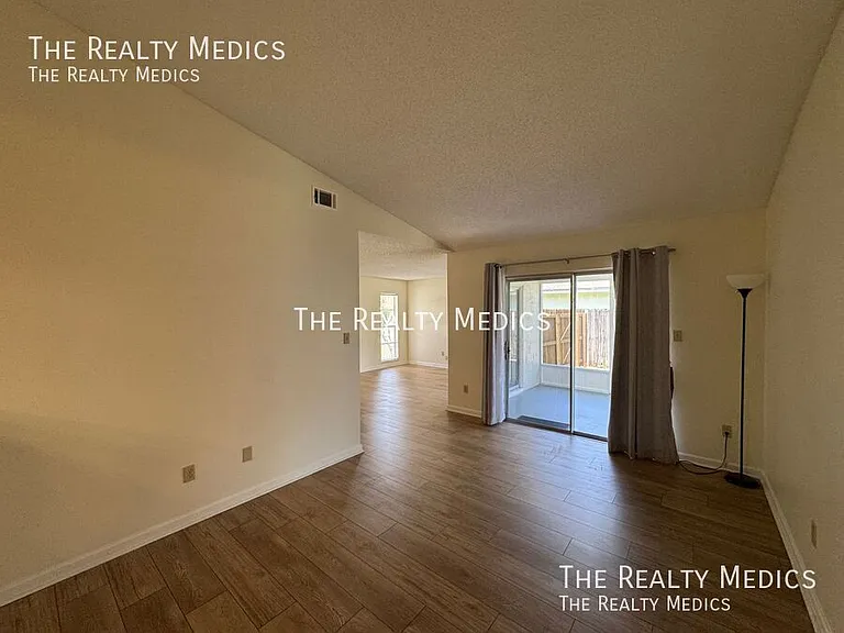 1184 Mapimi Ct — Photo 2