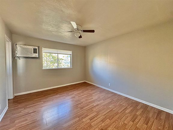 5th image of 1112 Eagle Dr