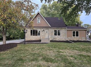 5020 S 28th St, Greenfield, WI 53221