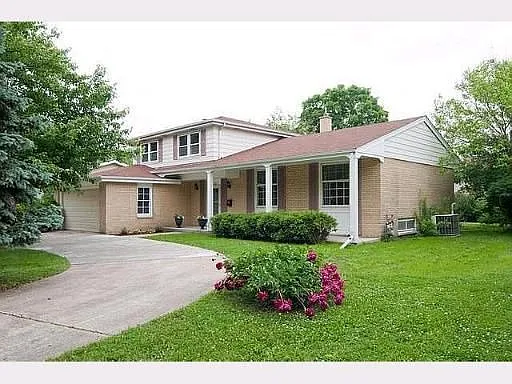 2505 Greenwood Rd photo 1