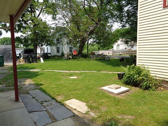 Shared yard.