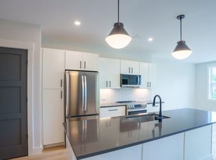 100 Plank St #2, Bedford, MA 01730
