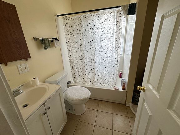 5th image of 1018 W 104th Pl