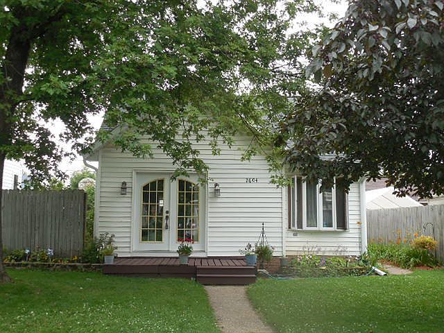 1st image of 2604 Hoeschler Dr