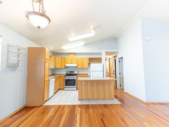 4th image of 2707 N 4th St