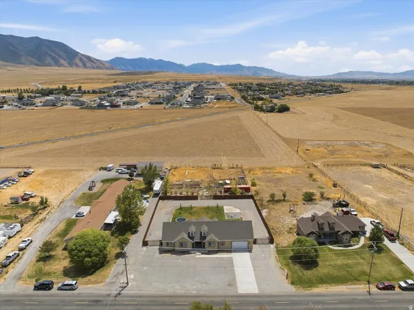 1232 E Canyon Rd, Lake Point, UT 84074