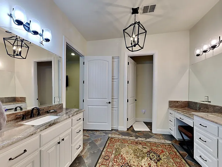 7916 Bella Flora Dr — Photo 10