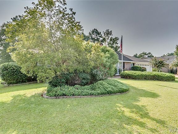 2nd image of 5803 Redbud Ln