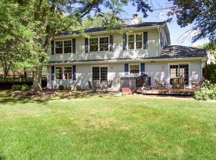 1205 Hawthorne Ridge Dr, Brookfield, WI 53045