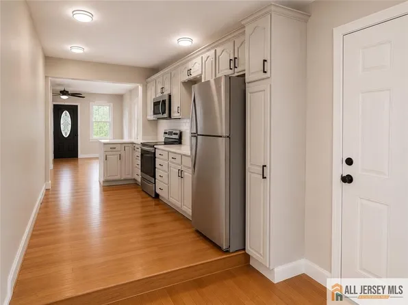 52 Park Ave, Flemington, NJ 08822