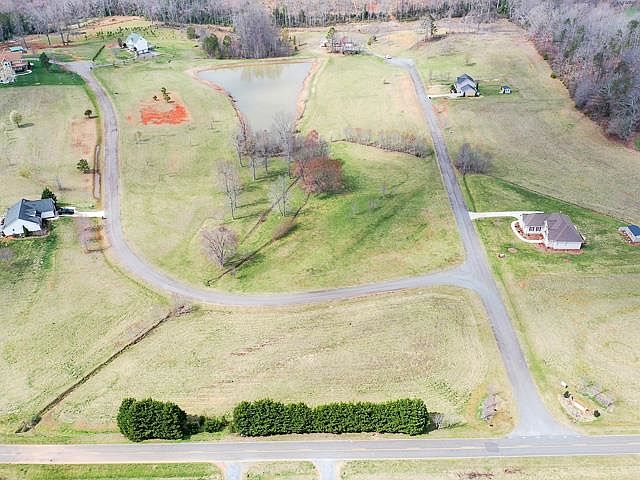 1st image of 118 Vintage Woods Ln