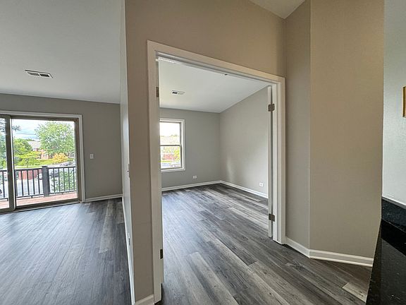 4th image of 1539 Raymond Dr APT 204