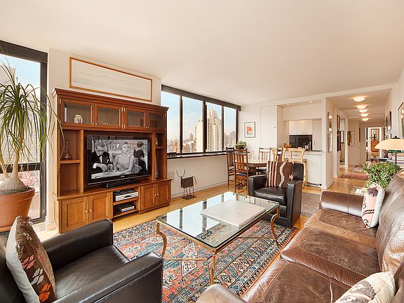 3rd image of 330 E 75th St APT 28A