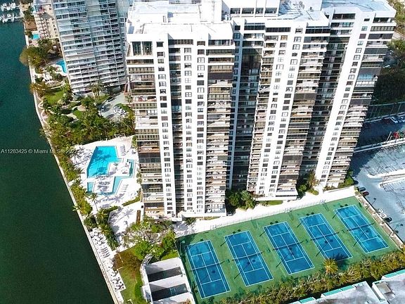 2nd image of 2333 Brickell Ave APT 1416