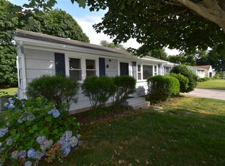 25 Lambert St, Narragansett, RI 02882