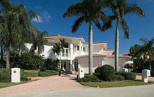 Walk to Beach, Park, 