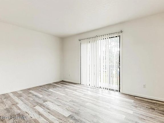 4th image of 3222 Tree Ridge Ln NE