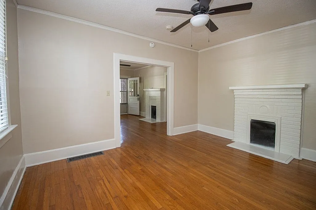 3 bed, 1400 sqft, $2,200 — Photo 4