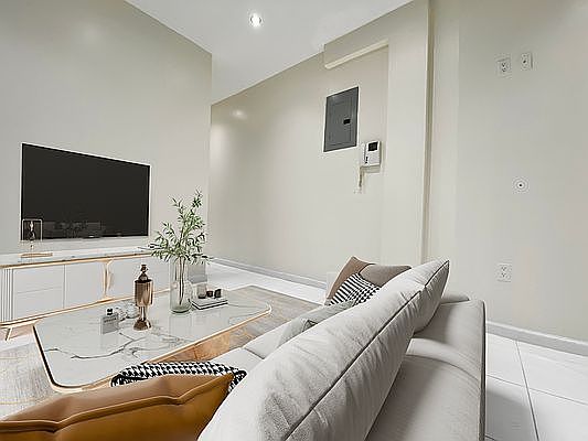 2nd image of 120 W 109th St APT 1W