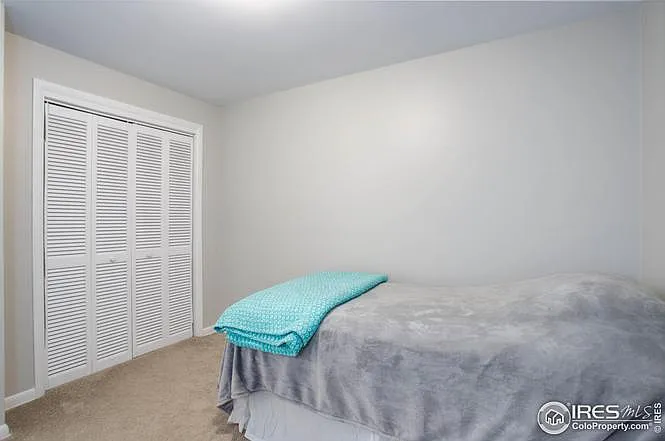 690 W Elmhurst Pl — Photo 21