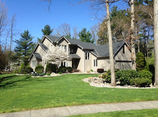 19 Evergreen Dr, East Longmeadow, MA 01028