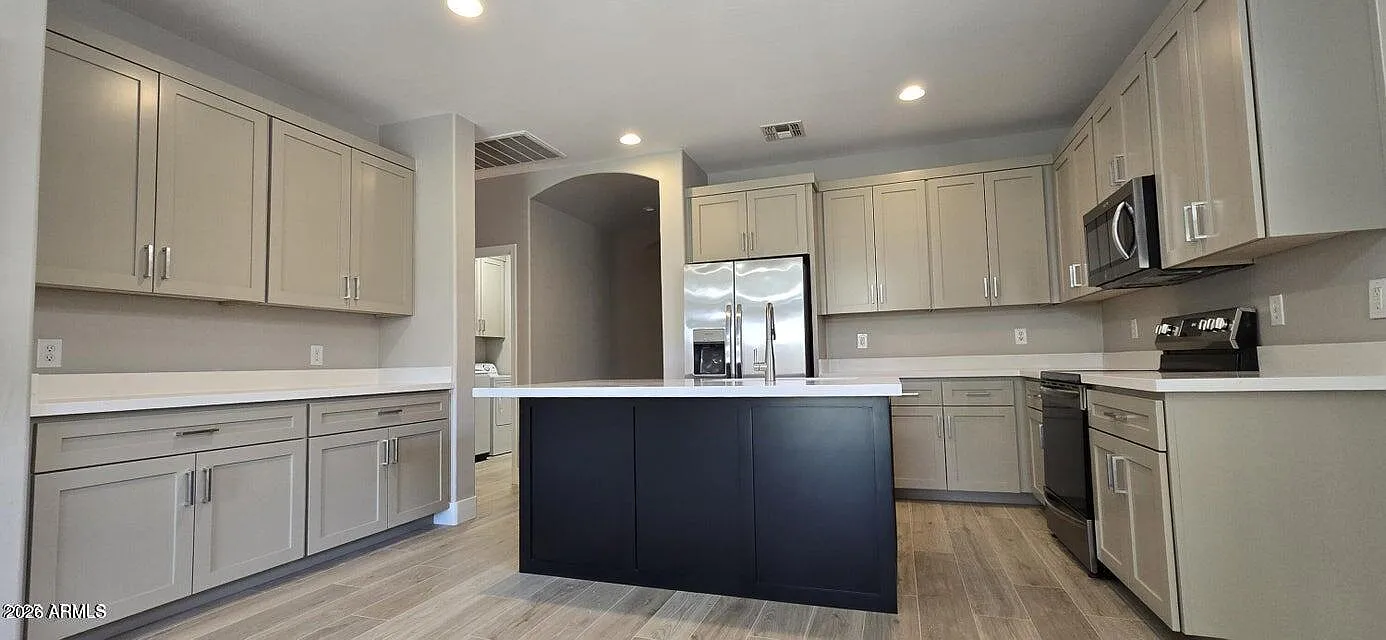 4 bed, 2.0 bath, 1818 sqft, $2,150 — Photo 1