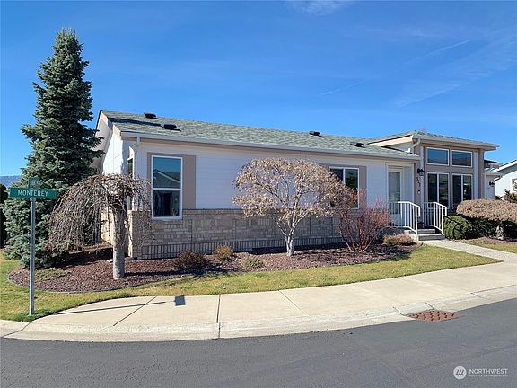 3rd image of 527 Monterey Drive #4