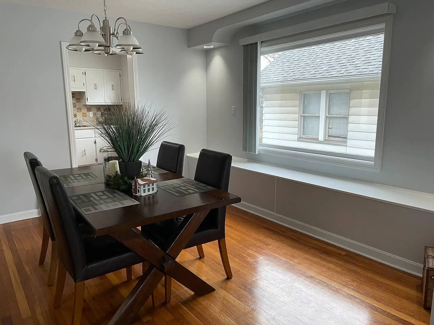 15625 Delaware Ave — Photo 3