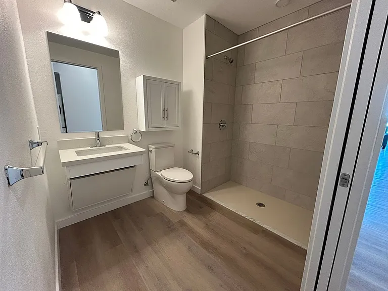 4015 Richmond St #302 — Photo 13
