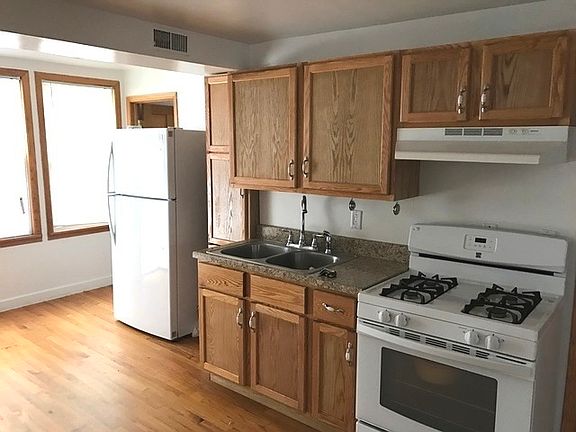 2nd image of 2206 N Talman Ave #Ch1p