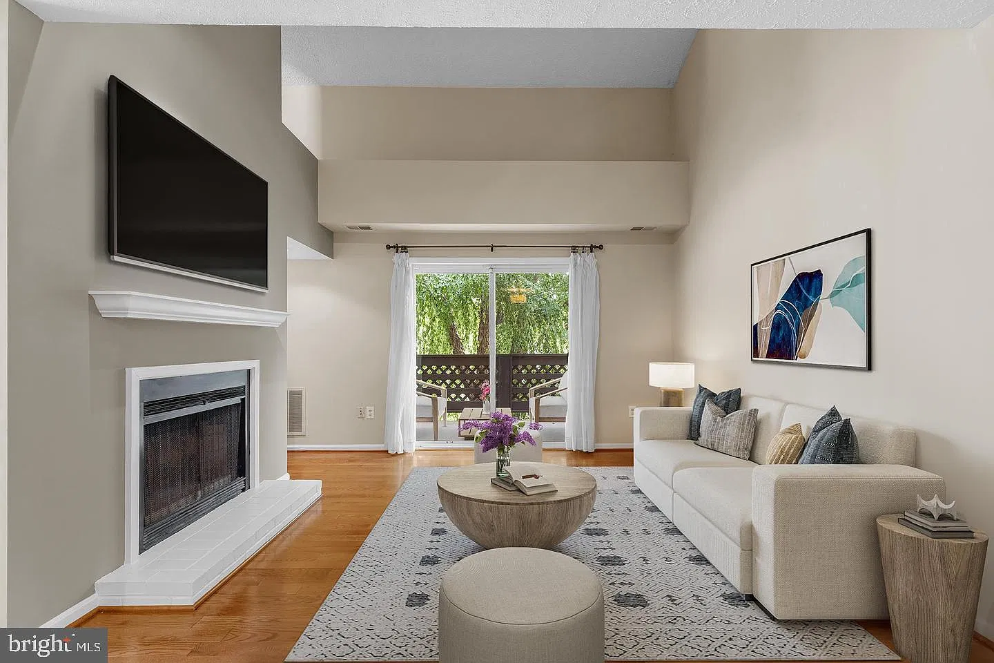 The Oakton Condo — Photo 3