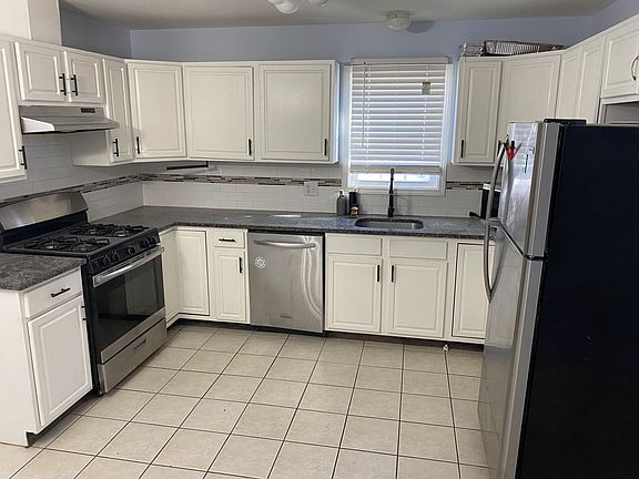 2nd image of 99 Loretto St #B