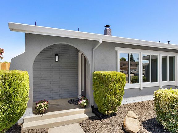 2nd image of 152 Alturas Court